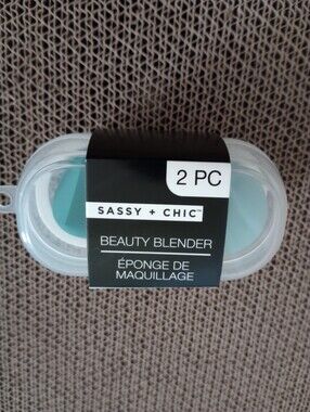 New Sassy Chic Foundation Beauty Blending  Sponge Set
